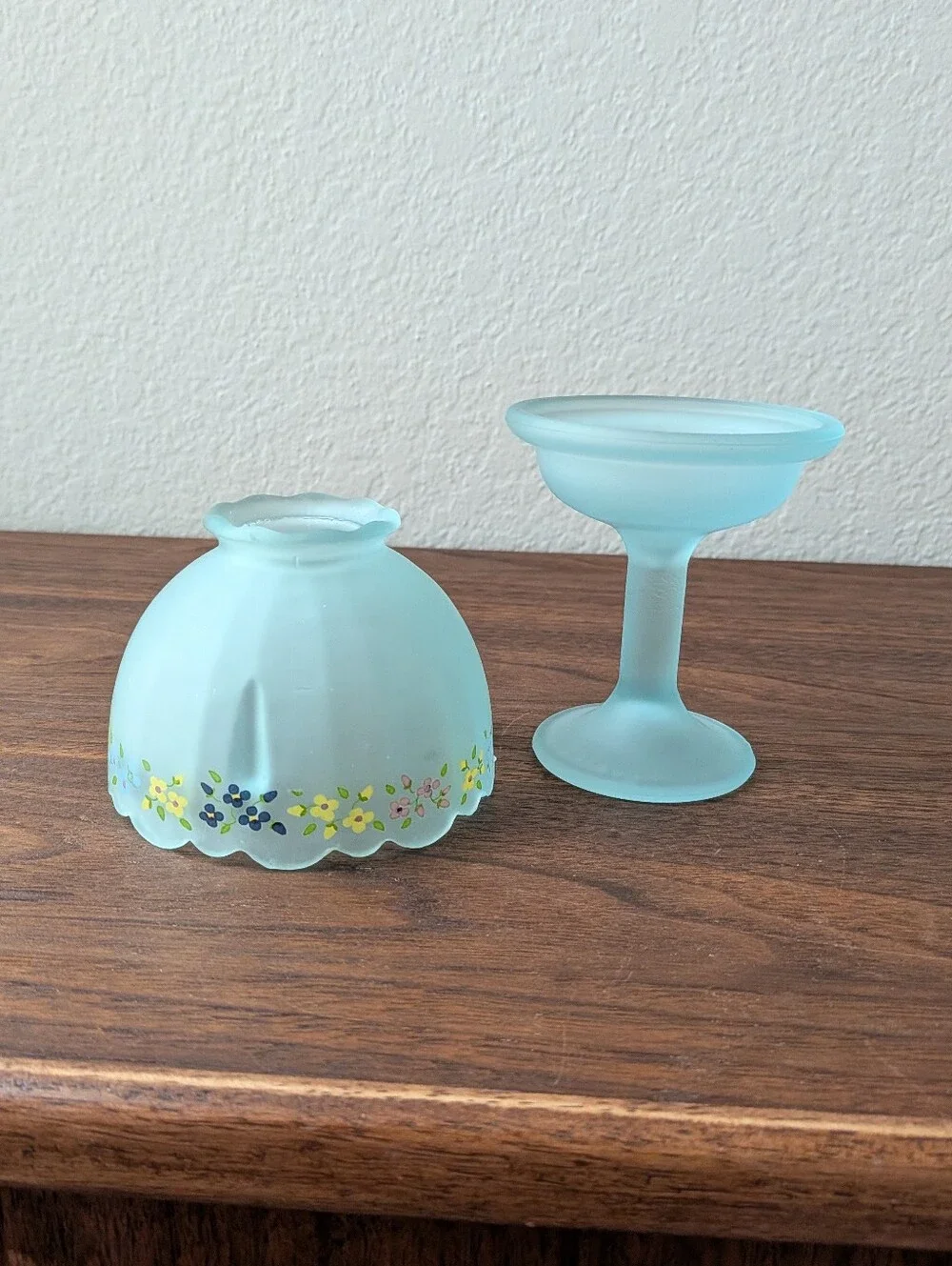 Vtg Frosted Blue Floral Pedestal Scallped Fairy Lamp Made lnTaiwan Cottagecore
